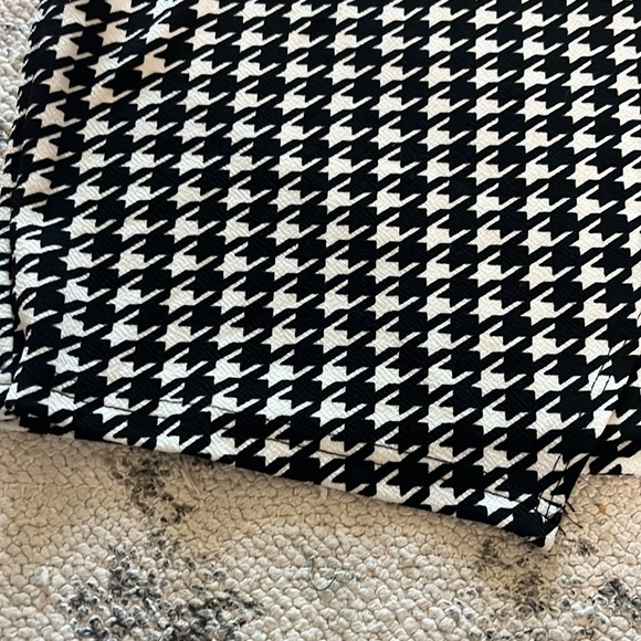 Houndstooth mini skirt - Picture 3 of 4